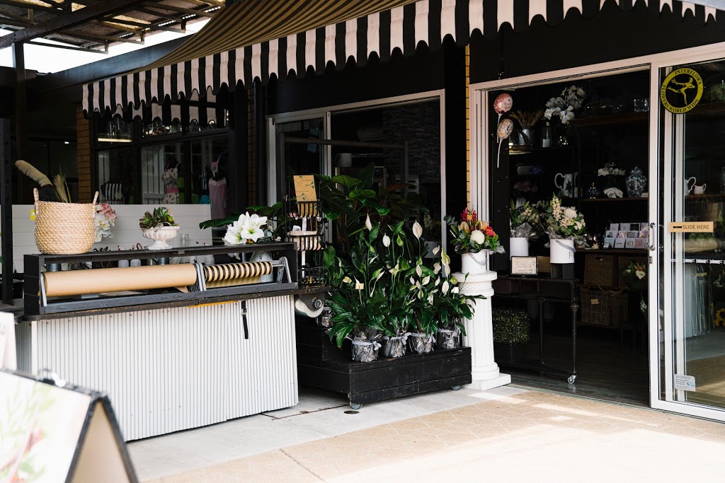 Paradise Point Florist | Shop 9/1 Grice Ave, Paradise Point QLD 4216, Australia | Phone: (07) 5577 3377