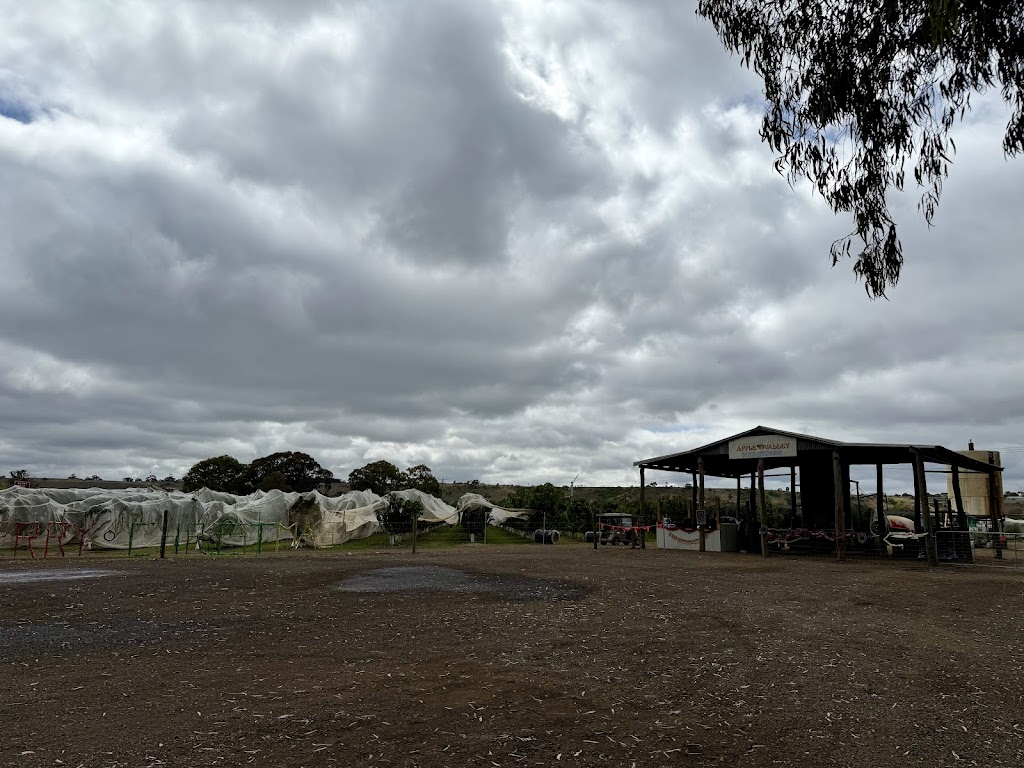 Dellios Orchards | 664 Bacchus Marsh Rd, Bacchus Marsh VIC 3340, Australia | Phone: (03) 5367 5297