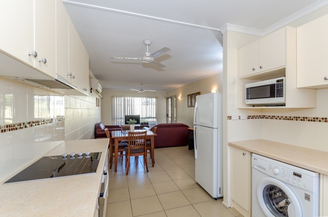 Como Apartments | lodging | 2 Railway St, Gladstone Central QLD 4680, Australia | 1300684499 OR +61 1300 684 499