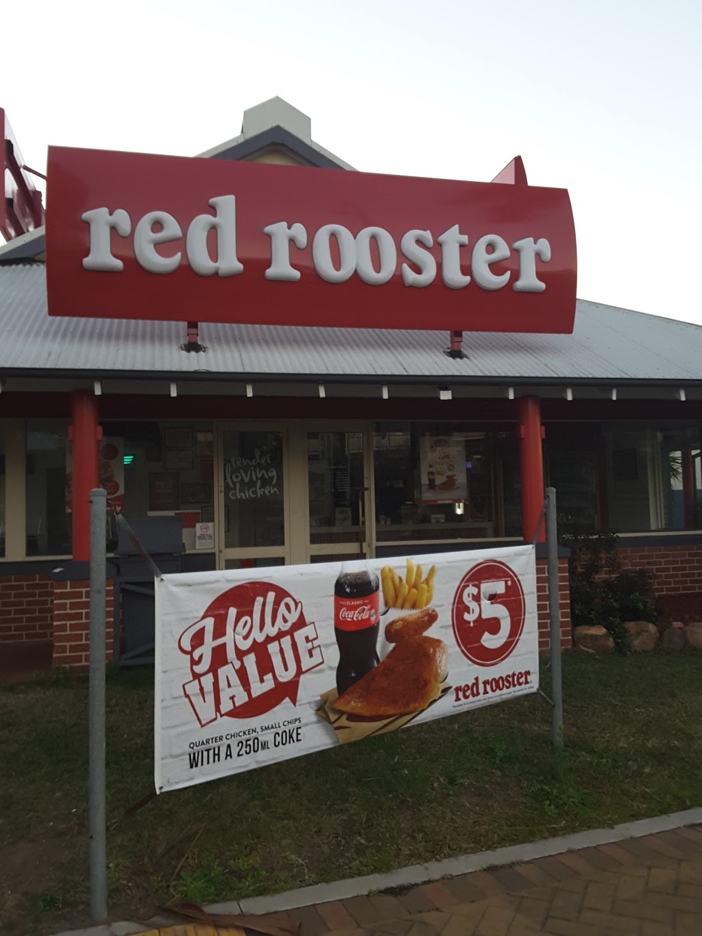 Red Rooster | restaurant | 171 Kelvin Grove Rd, Kelvin Grove QLD 4059, Australia | 0738310401 OR +61 7 3831 0401