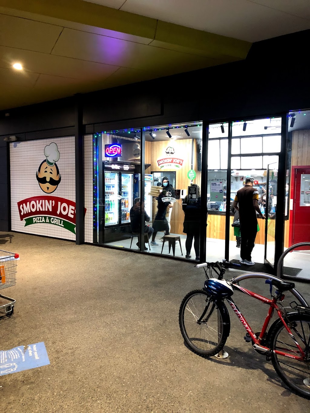 Smokin Joe’s Pizza & Grill | 145/267 High St, Kangaroo Flat VIC 3555, Australia | Phone: (03) 4400 9210