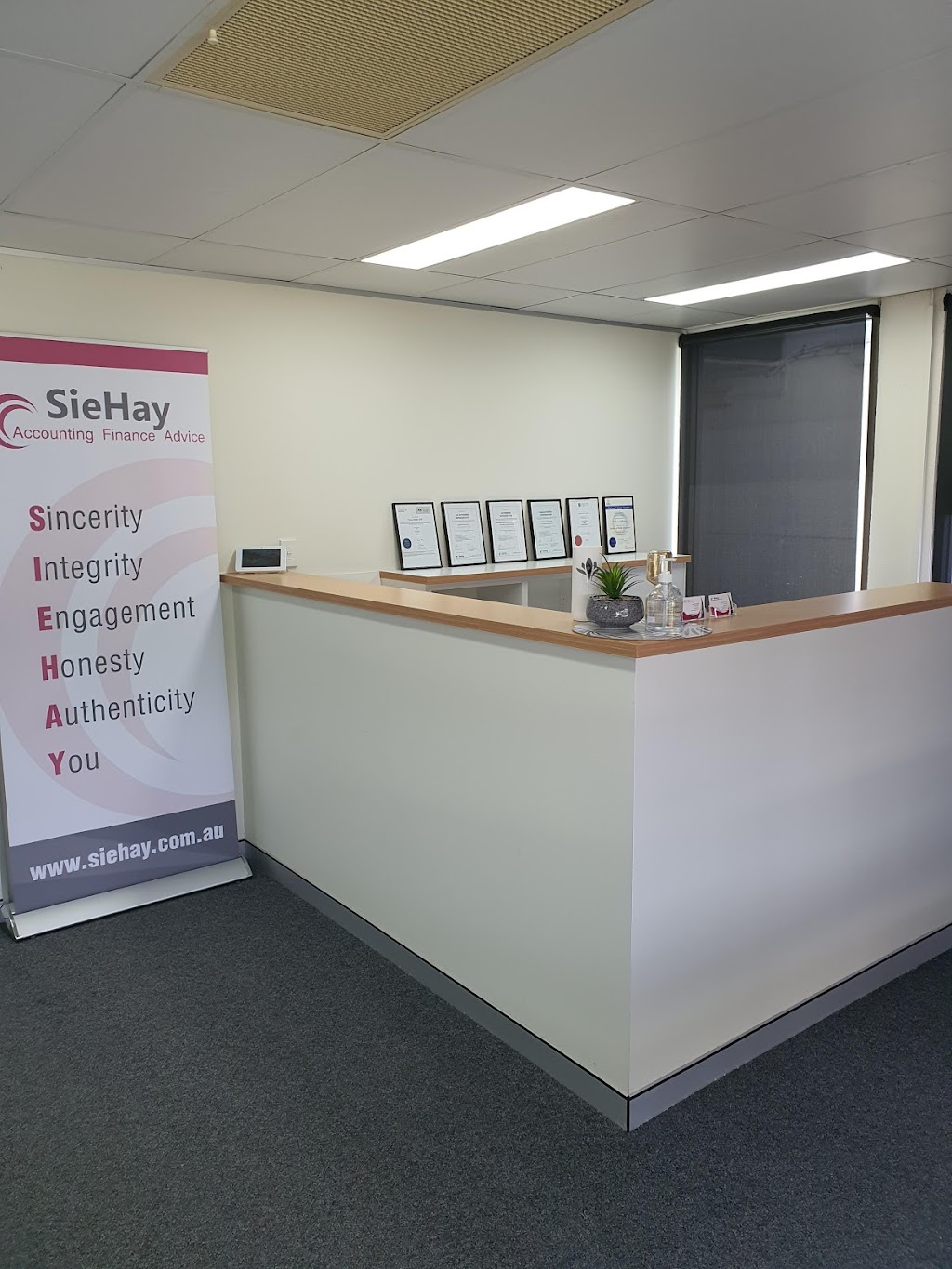 Informed Tax Solutions | 8/737 Logan Rd, Greenslopes QLD 4120, Australia | Phone: (07) 3137 1911