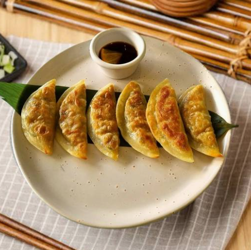 Sushi Sapporo Glenmore Park (Sushi & Snack Bar) | 90-98 Glenmore Ridge Dr, Glenmore Park NSW 2745, Australia | Phone: 0406 679 948