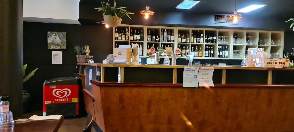 Mate’s restaurant and bar | bar | 3/70 Edith St, Wynnum QLD 4178, Australia | 0738931925 OR +61 7 3893 1925