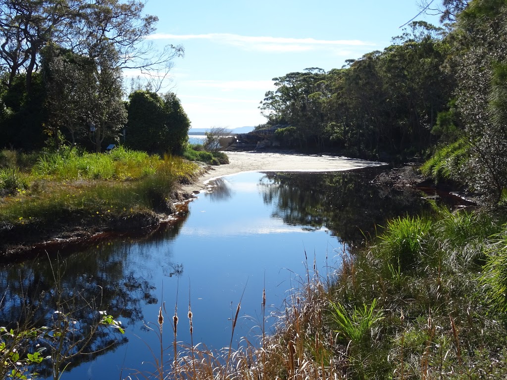 Abrahams Bosom Reserve Walking Track | park | Abrahams Bosom Reserve, Gerringong St, Beecroft Peninsula NSW 2540, Australia | 0244293111 OR +61 2 4429 3111