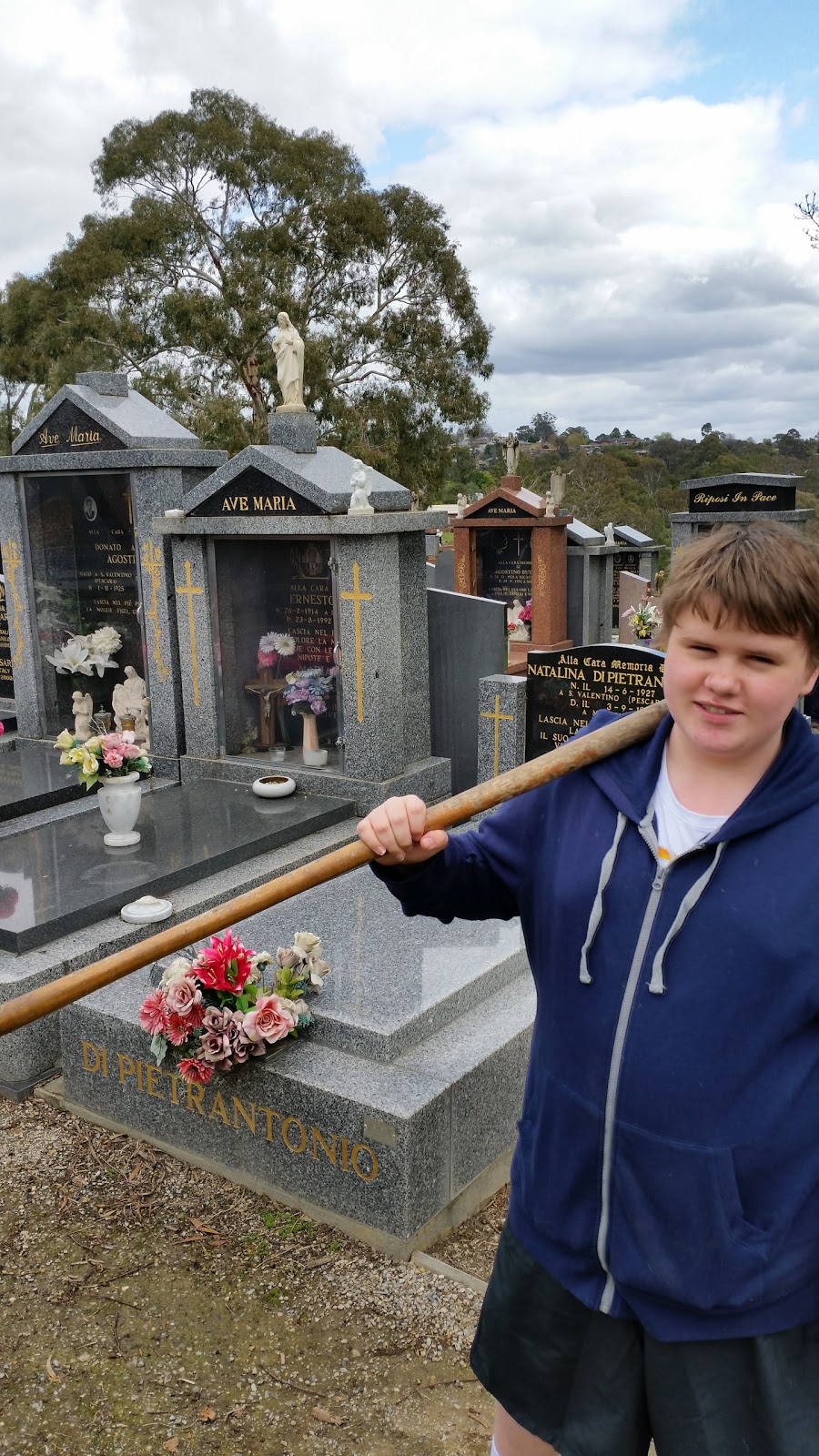 Lilydale Lawn Cemetery | cemetery | 120 Victoria Rd, Melbourne VIC 3140, Australia | 0397372300 OR +61 3 9737 2300