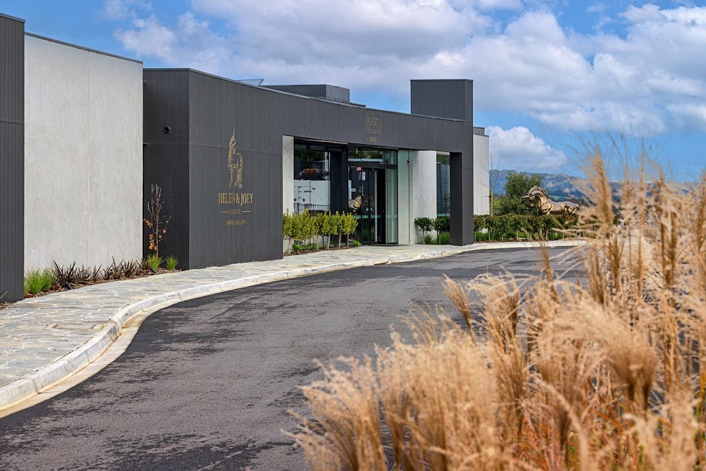 Reem Yarra Valley Hotel | 12-14 Spring Ln, Gruyere VIC 3770, Australia | Phone: (03) 9003 3939