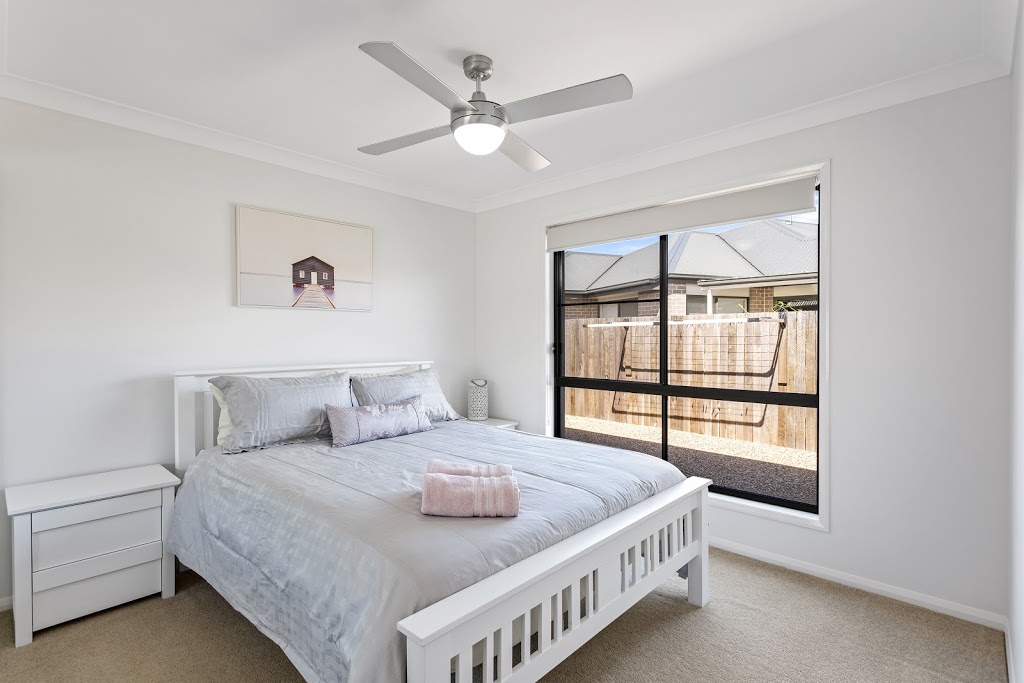 Bright Home - 4 bedroom, 2 bathroom in Toowoomba | 3 Bootes St, Kearneys Spring QLD 4350, Australia | Phone: 0402 379 007