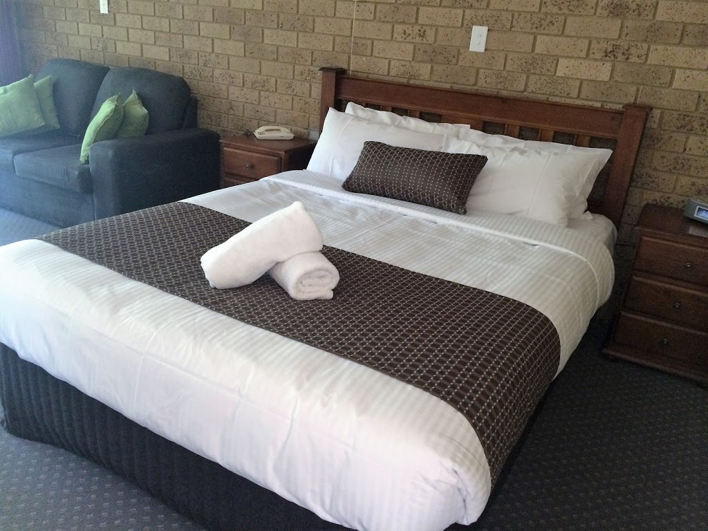 High Country Motor Inn | 13-17 Great Alpine Rd, Bright VIC 3741, Australia | Phone: (03) 5755 1244