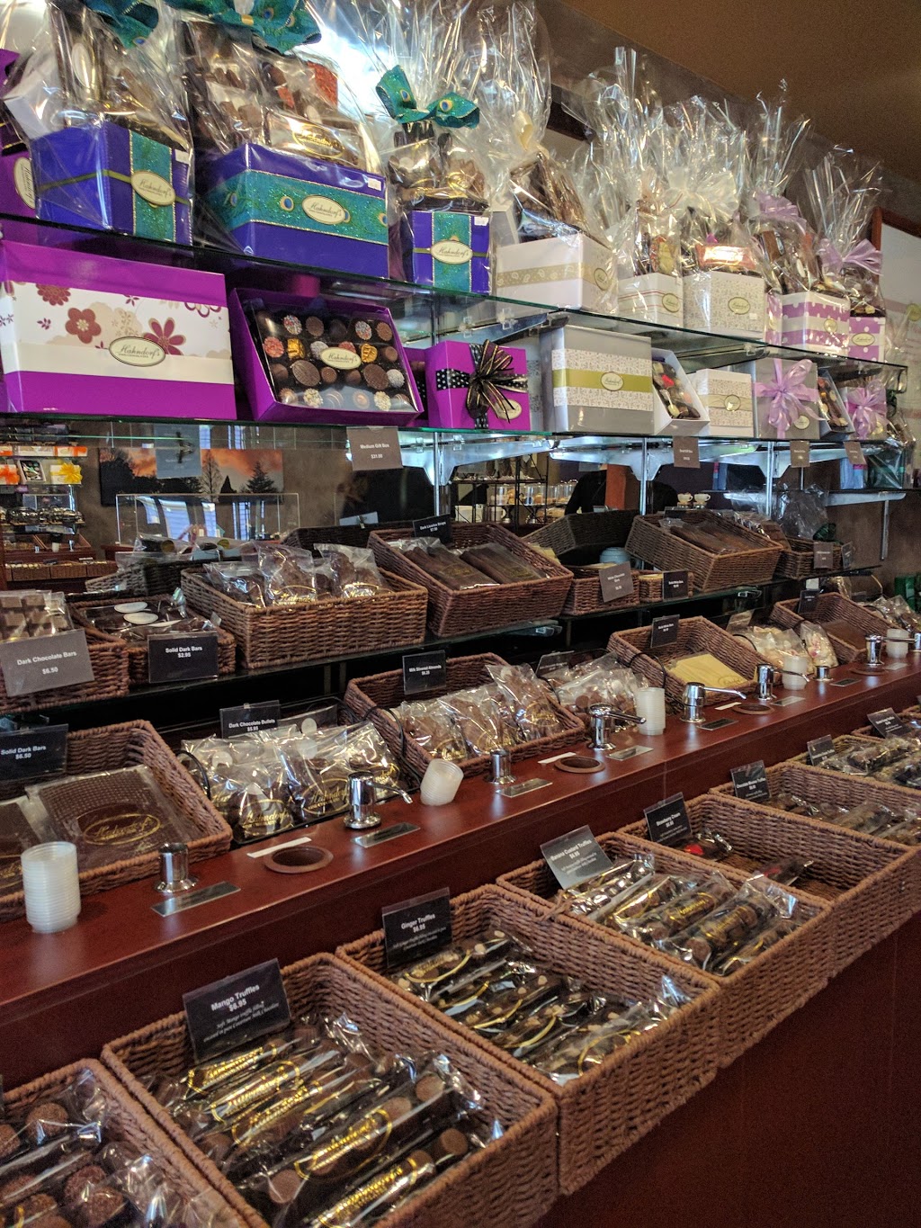Hahndorfs Fine Chocolates | cafe | 960-962 Mount Dandenong Tourist Rd, Montrose VIC 3765, Australia | 0397286133 OR +61 3 9728 6133
