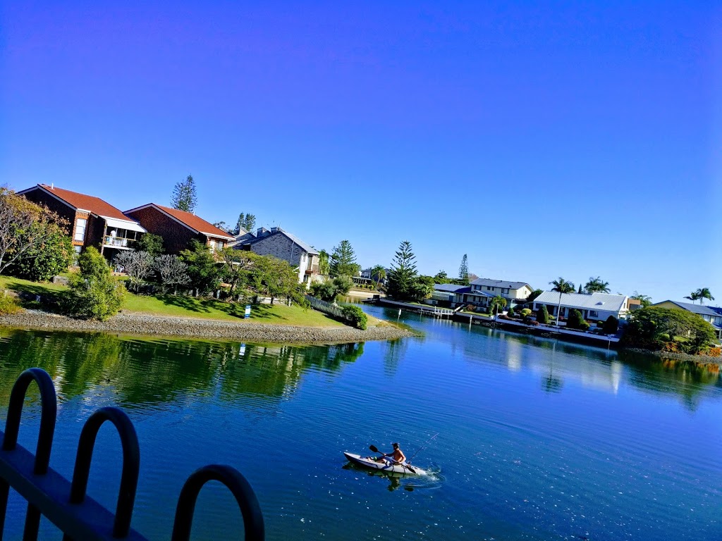 Chic Apartment Broadbeach | lodging | Apartment 3/47 Hooker Blvd, Broadbeach Waters QLD 4218, Australia