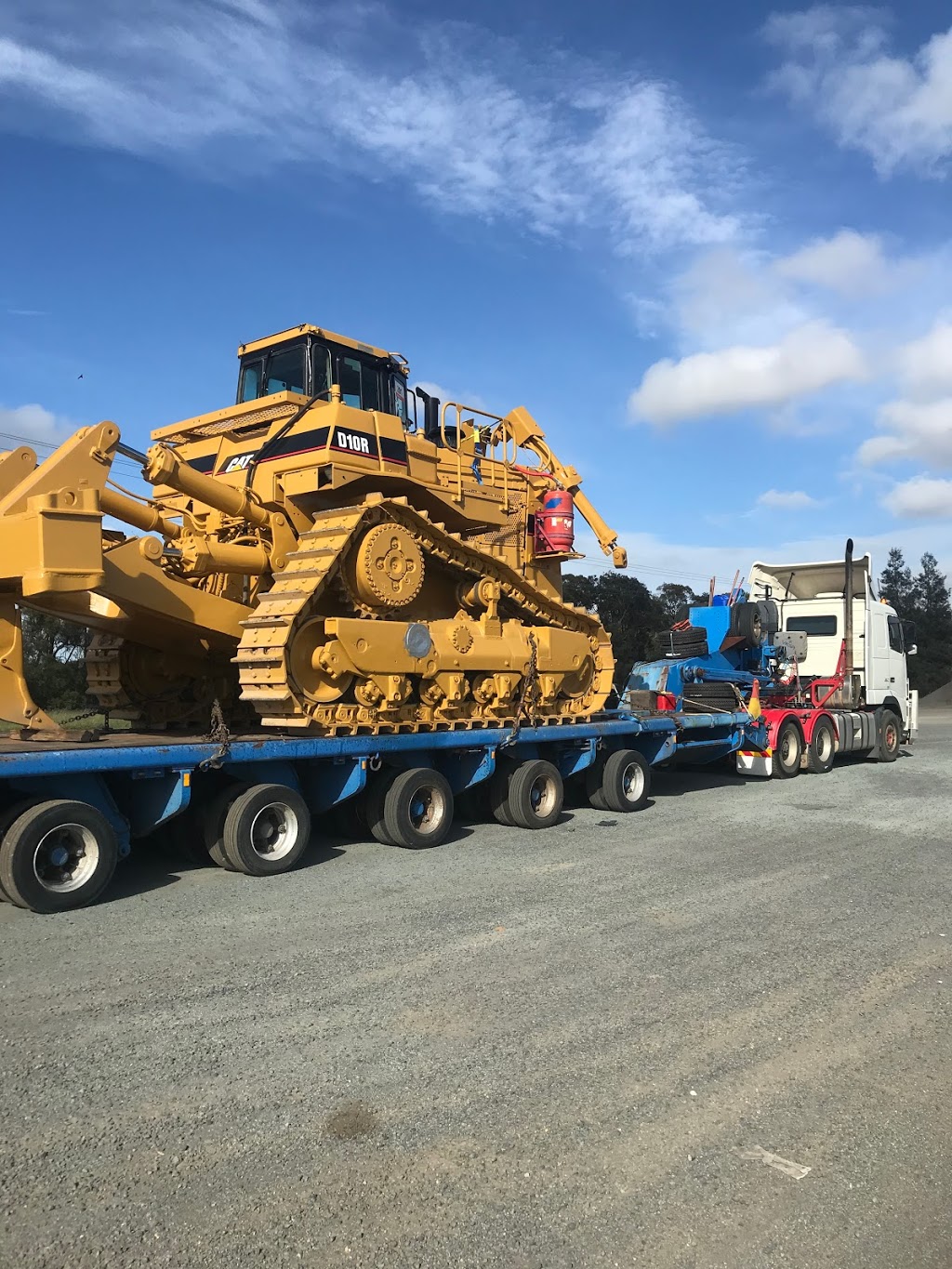 Tims Roadtrains with Cranes PTY LTD | Industrial Rd, Gatton QLD 4343, Australia | Phone: 0429 774 248