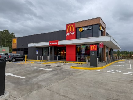McDonald’s Glass House Mountains II | 4288 Bruce Hwy, Glass House Mountains QLD 4518, Australia | Phone: (07) 5436 3700