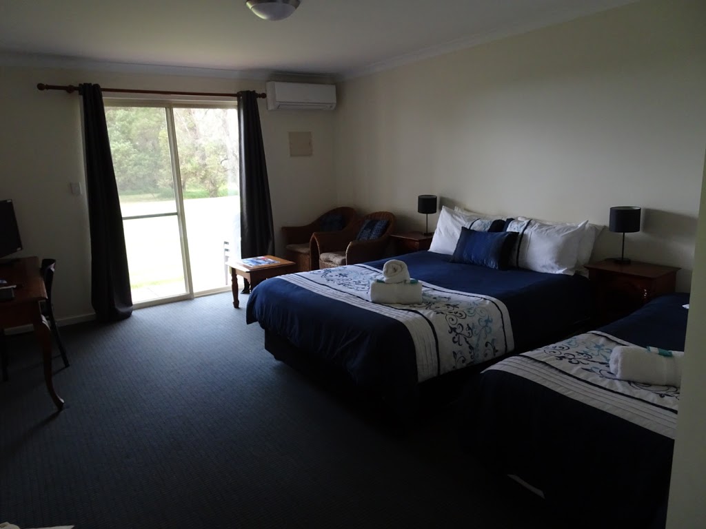 Harbourside Motel | 77 Frenchman Bay Rd, Mount Elphinstone WA 6330, Australia | Phone: (08) 9841 4688