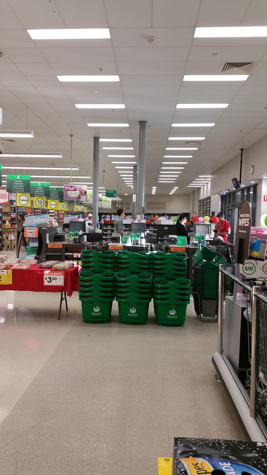 Woolworths Carrara | 54 Manchester Rd, Carrara QLD 4211, Australia | Phone: (07) 5558 3255