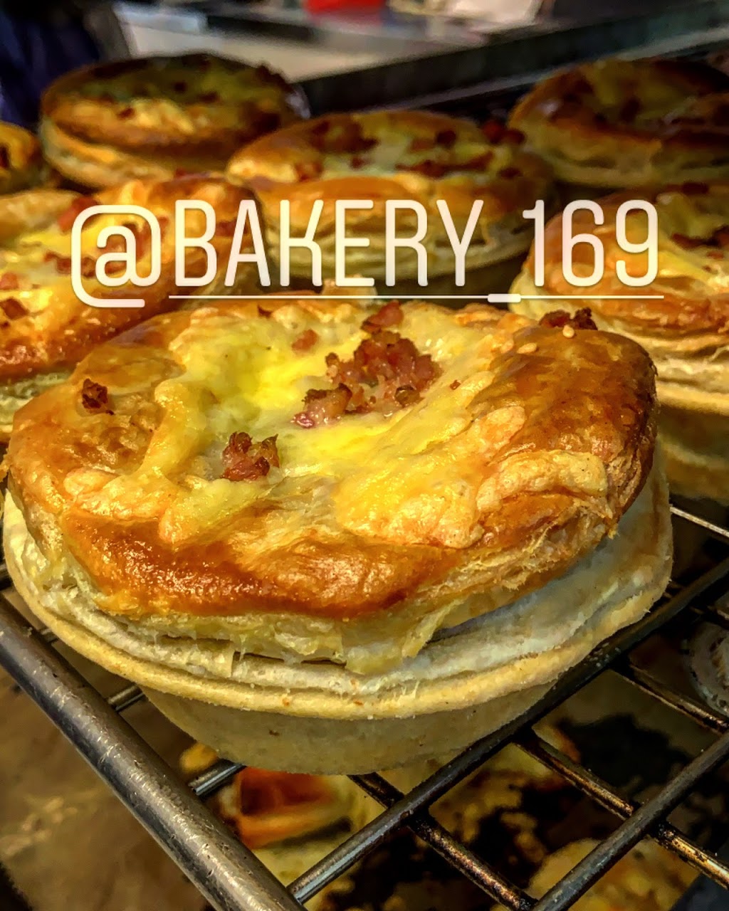 Bakery 169 | bakery | Shop 6/128 Lae Dr, Runaway Bay QLD 4216, Australia | 0421666404 OR +61 421 666 404