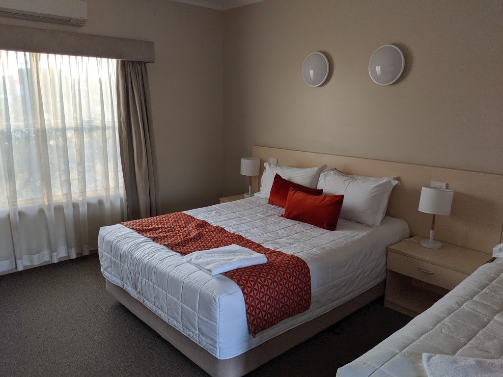Club Motor Inn | lodging | 115/117 Barwan St, Narrabri NSW 2390, Australia | 0267909720 OR +61 2 6790 9720
