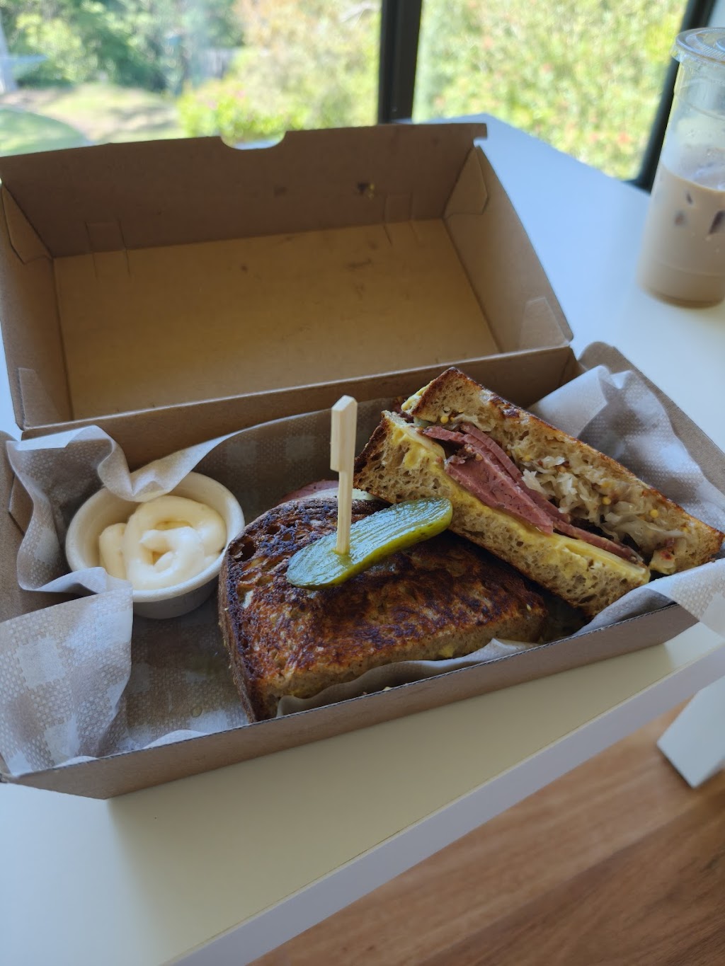 Coffee Buoy Kalimna | 1 Hotel Rd, Kalimna VIC 3909, Australia | Phone: 0421 751 713