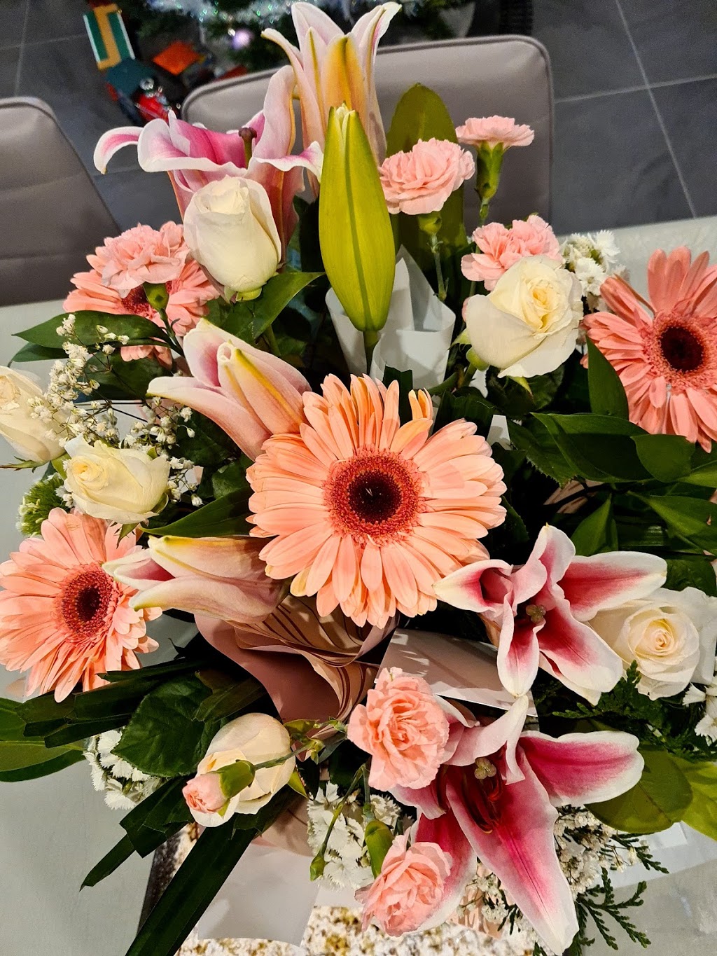 Wishez Flowers & Gifts | florist | The Stables Shopping Centre Childs Road Shop 17, Mill Park VIC 3082, Australia | 0394369500 OR +61 3 9436 9500
