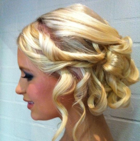 The Bridal Hair Artist - Wedding Mobile Hairdresser | 10 Turana St, Killarney Vale NSW 2261, Australia | Phone: 0412 464 309