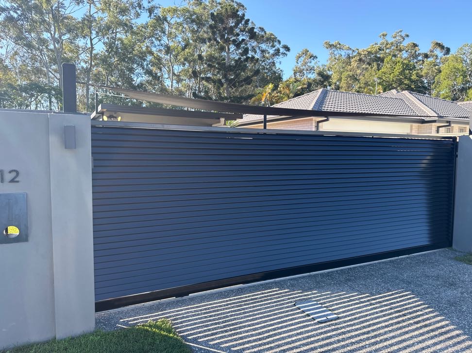 Rolltec - Commercial Doors & Gates | 3/13 Brewer St, Clontarf QLD 4019, Australia | Phone: 1800 443 667