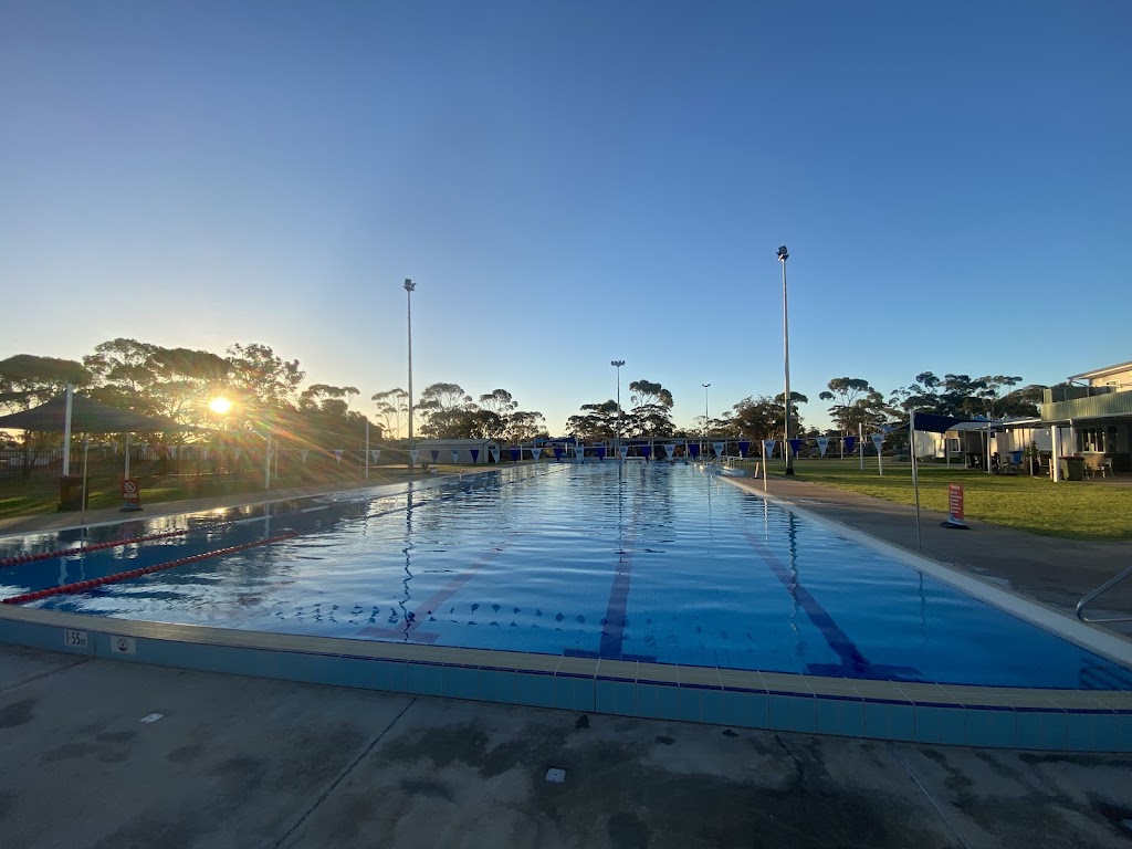 Kambalda Aquatic Facility | 2 Barnes Dr, Kambalda West WA 6442, Australia | Phone: (08) 9080 2111