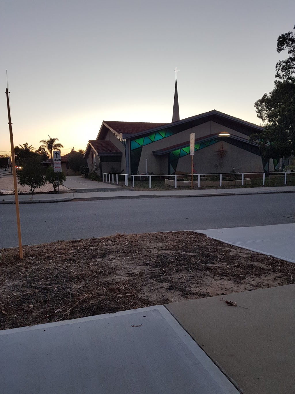 Notre Dame Parish | church | 345 Wright St, Cloverdale WA 6105, Australia | 0892774094 OR +61 8 9277 4094