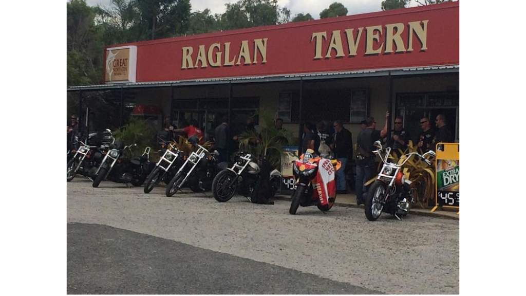 Raglan Tavern | bar | 55739 Bruce Hwy, Raglan QLD 4697, Australia | 0749346558 OR +61 7 4934 6558