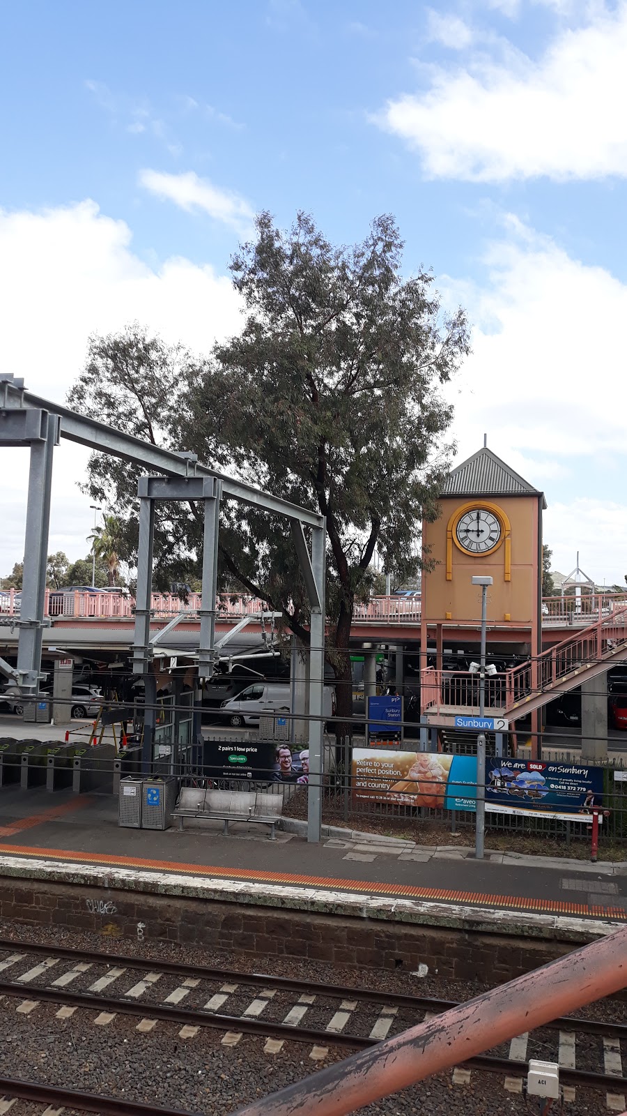 sunbury railway station | 121/115-121 Oshanassy St, Sunbury VIC 3429, Australia | Phone: 1800 800 007