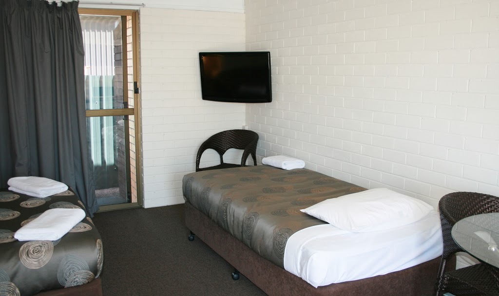 The Plains Motor Inn | lodging | 111 Conadilly St, Gunnedah NSW 2380, Australia | 0267422511 OR +61 2 6742 2511
