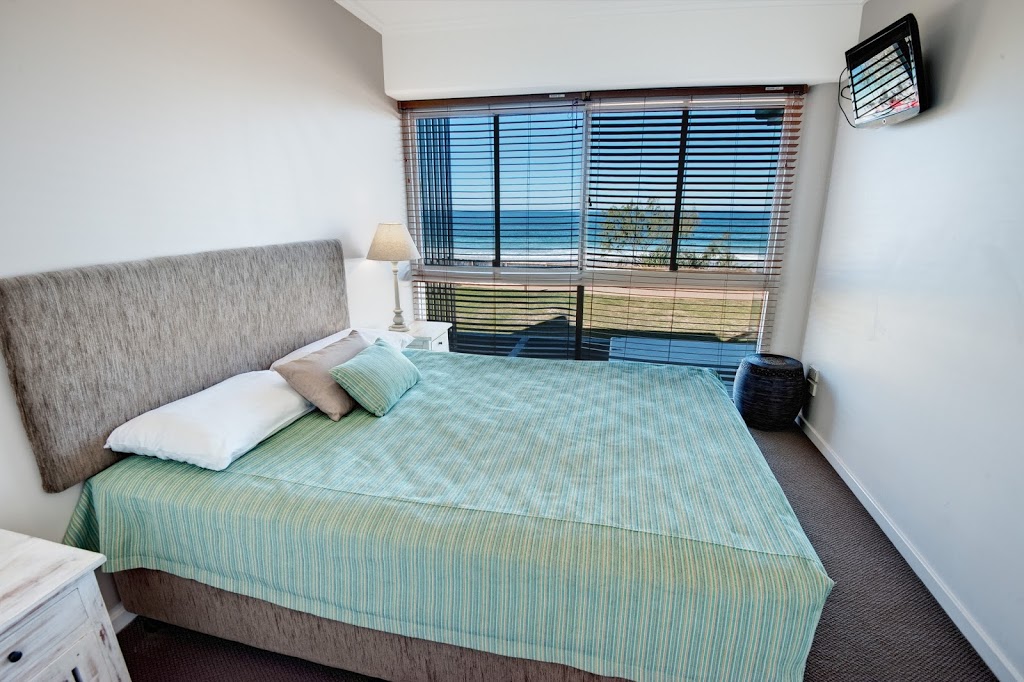 Rolling Surf Resort | 10 Levuka Ave, Kings Beach QLD 4551, Australia | Phone: (07) 5491 9777