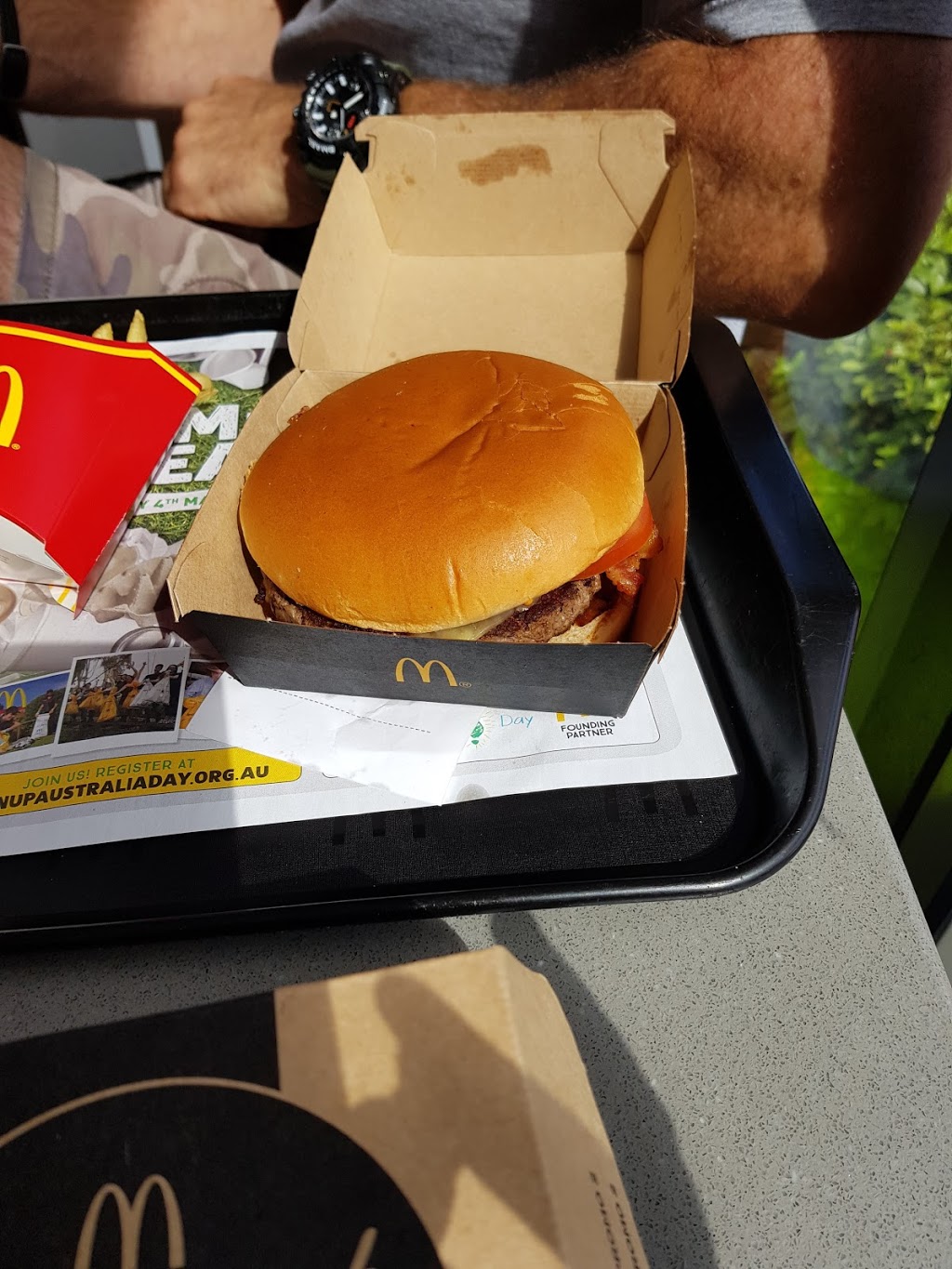 McDonalds Midvale | meal takeaway | Cnr Morrison Rd &, Farrall Rd, Midvale WA 6056, Australia | 0892504668 OR +61 8 9250 4668