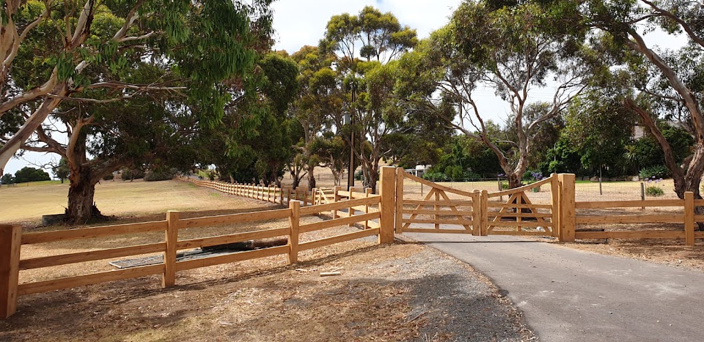 Strukta Fencing & Gates | store | Shed 4/26 Peck St, Hamilton VIC 3300, Australia | 0355999445 OR +61 3 5599 9445