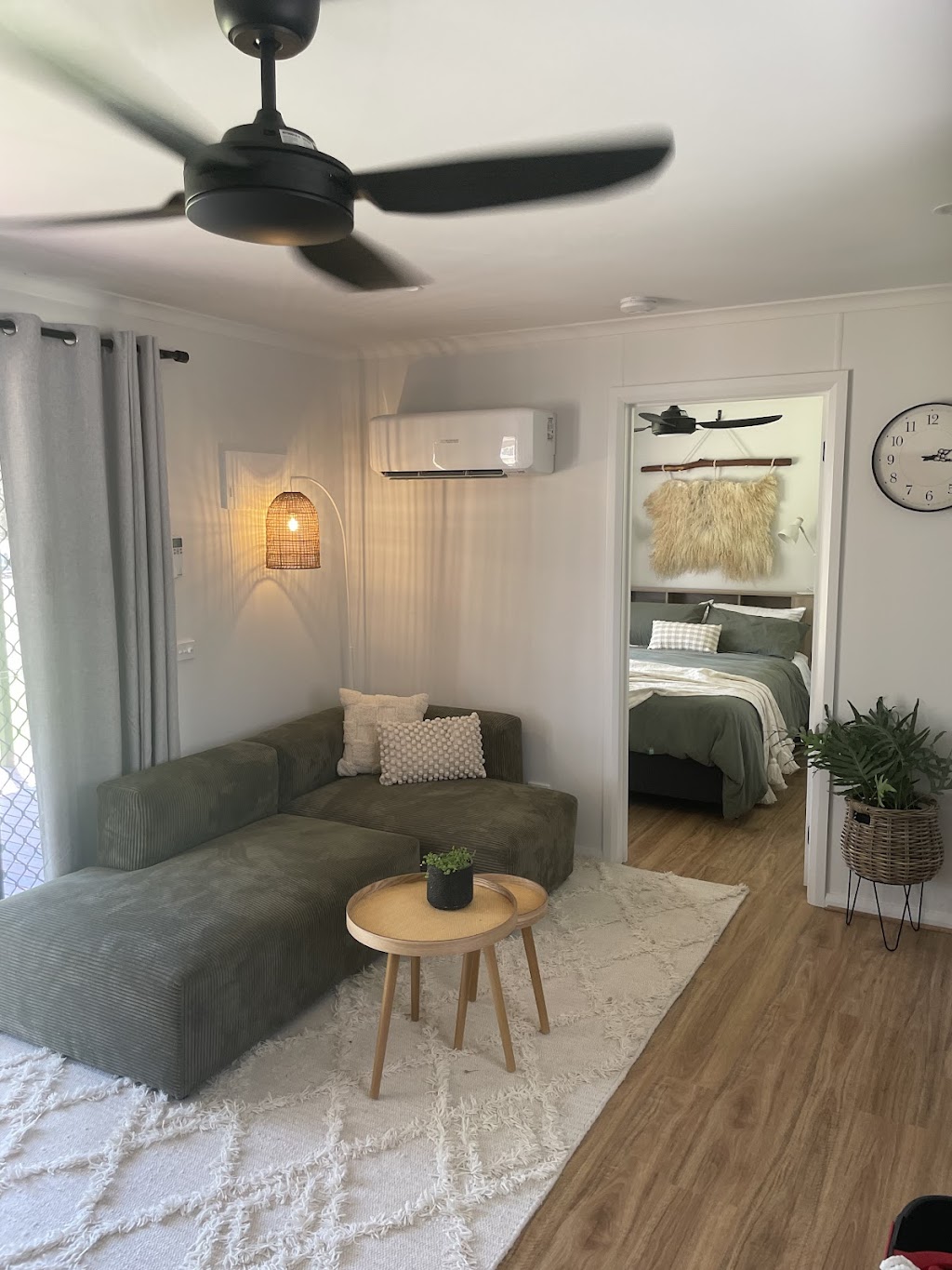 Riverina Valais blacknose sheep & farmstay | 4100 Barooga-Tocumwal Rd, Tocumwal NSW 2714, Australia | Phone: 0405 136 515