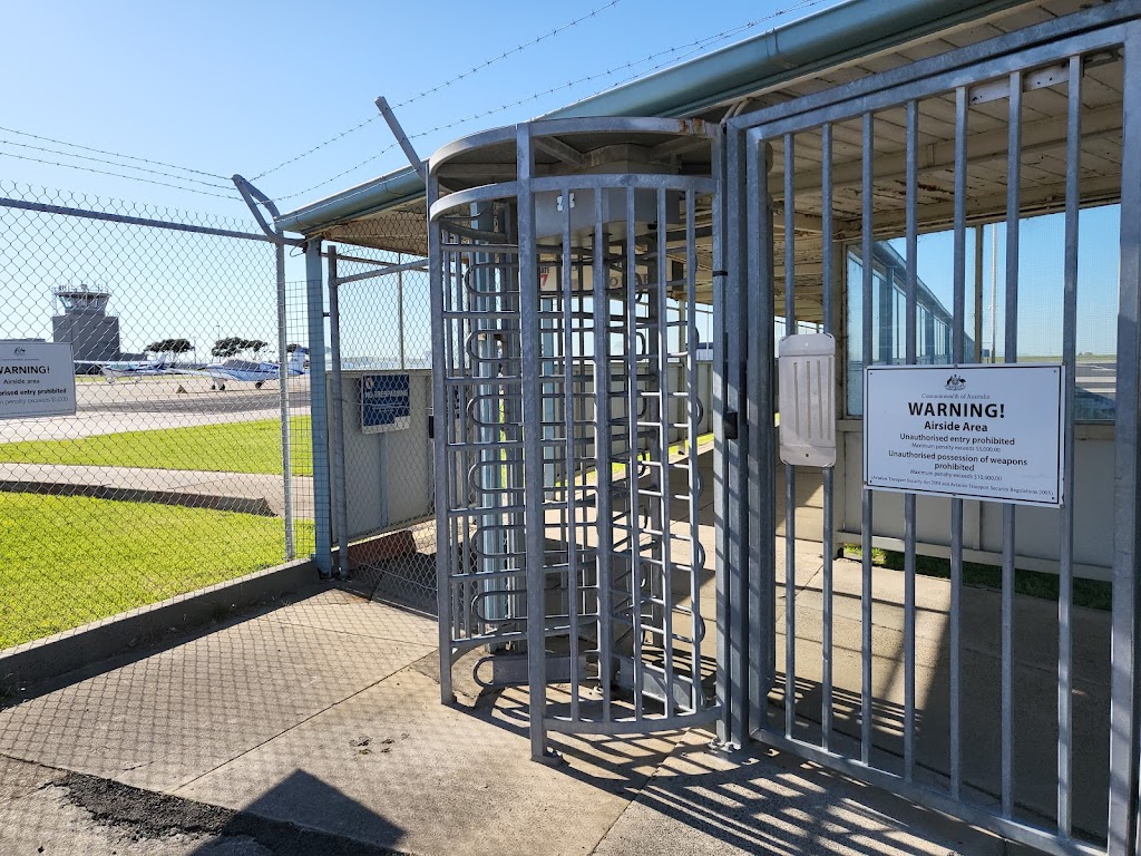Access gate to Private Aircraft | 1 Hargrave Ave, Essendon Fields VIC 3041, Australia | Phone: 0418 335 549