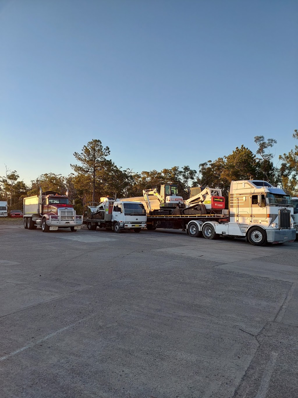 OCM Excavation + OCM Haulage | 121 Tomago Rd, Tomago NSW 2322, Australia | Phone: 0455 372 413