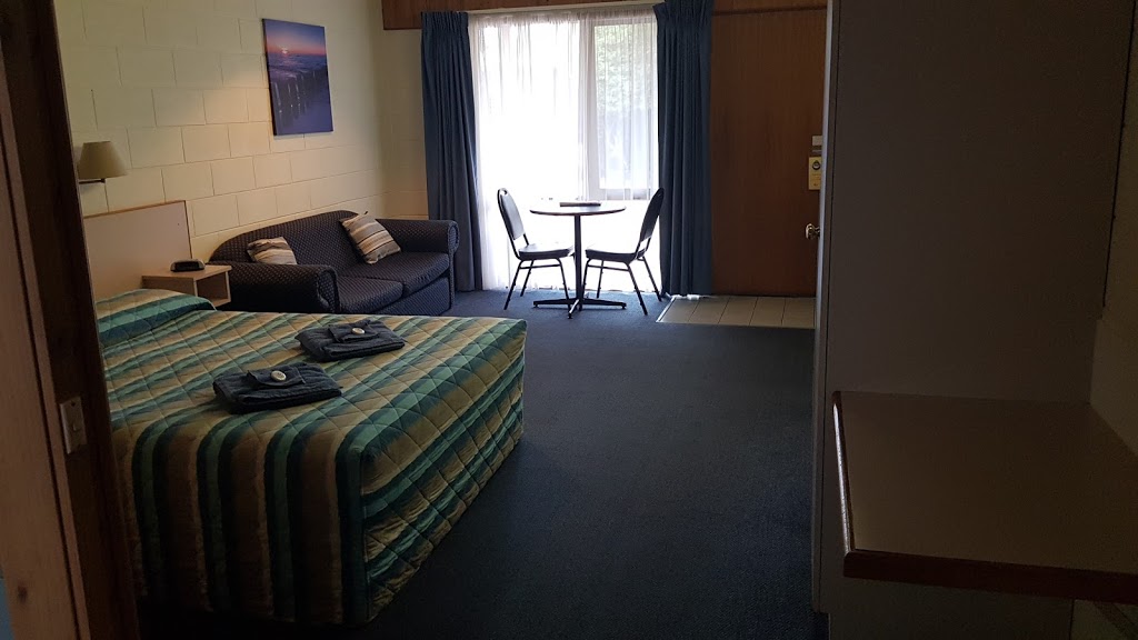 Cunningham Shore Motel | lodging | 639 Esplanade, Lakes Entrance VIC 3909, Australia | 0351552960 OR +61 3 5155 2960