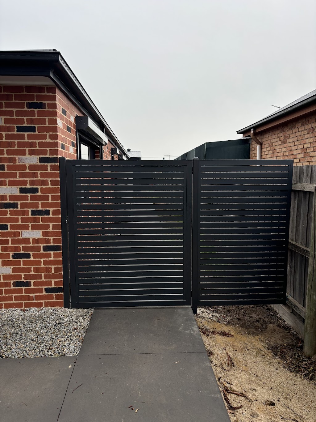 Nomad Fencing & Gates | 28 Cobains Rd, Sale VIC 3850, Australia | Phone: 0413 255 783
