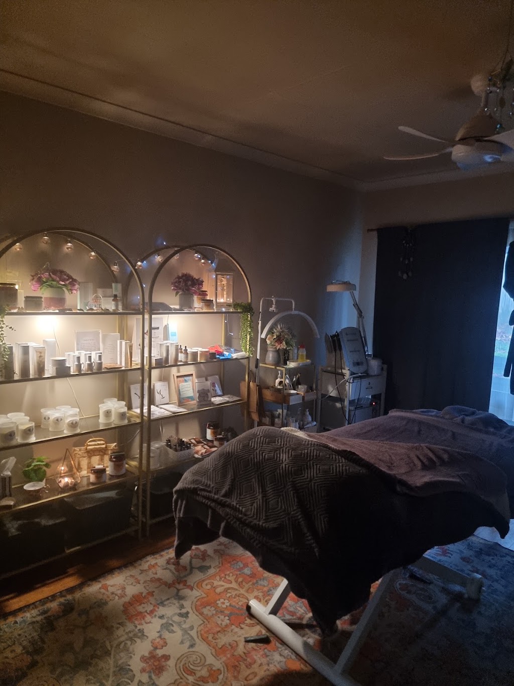 Natural goddess massage and beauty | Unit 1/24 Park Ave N, Eildon VIC 3713, Australia | Phone: 0424 324 263