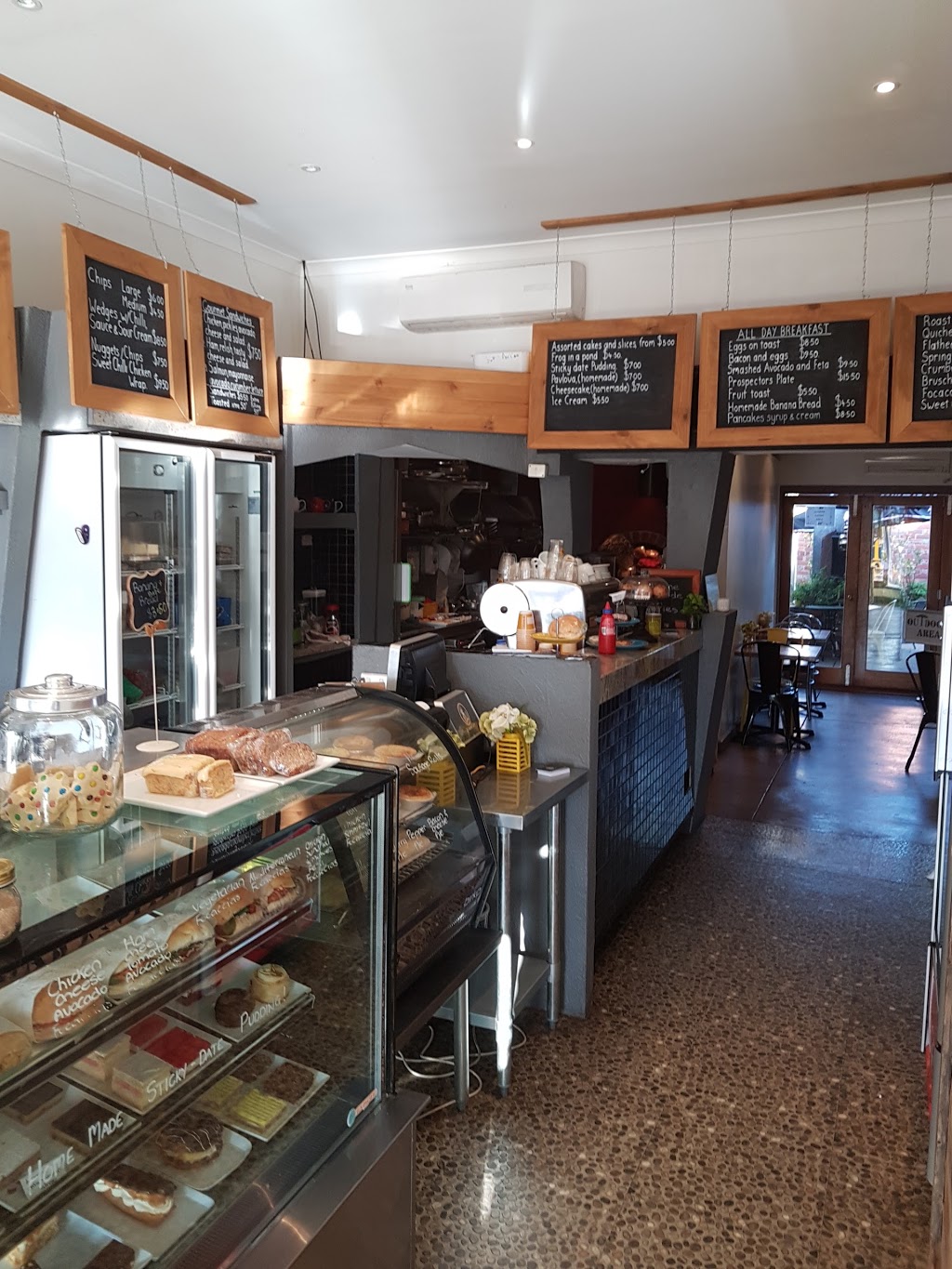 24 Karat Café | cafe | 76 High St, Wedderburn VIC 3518, Australia | 0477895693 OR +61 477 895 693