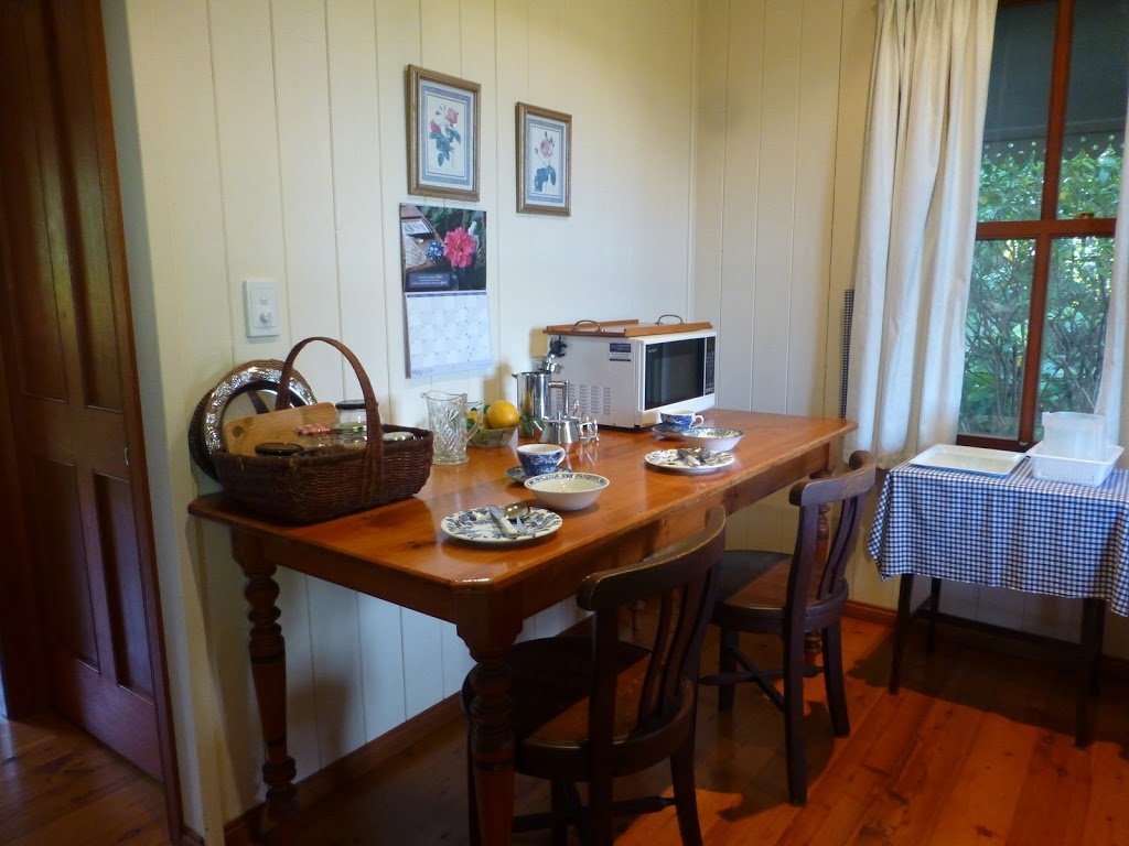 Mango Hill Cottages Bed and Breakfast | real estate agency | 8 Mango Hill Rd, Childers QLD 4660, Australia | 1800816020 OR +61 1800 816 020
