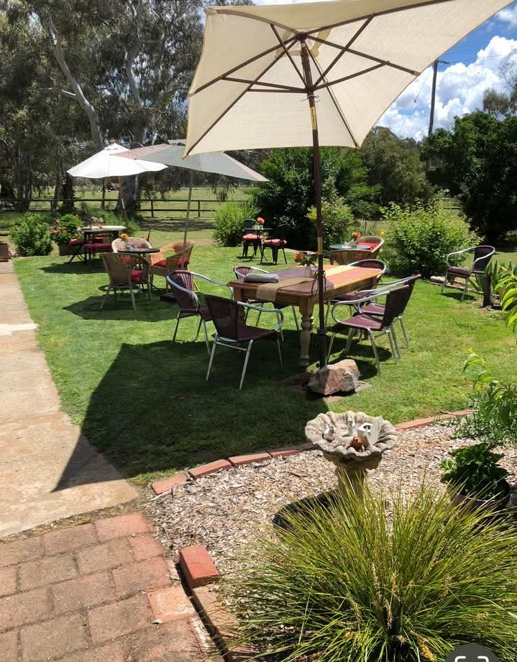 Antiques on Swanpool | 2372 Midland Hwy, Swanpool VIC 3673, Australia | Phone: 0439 937 383