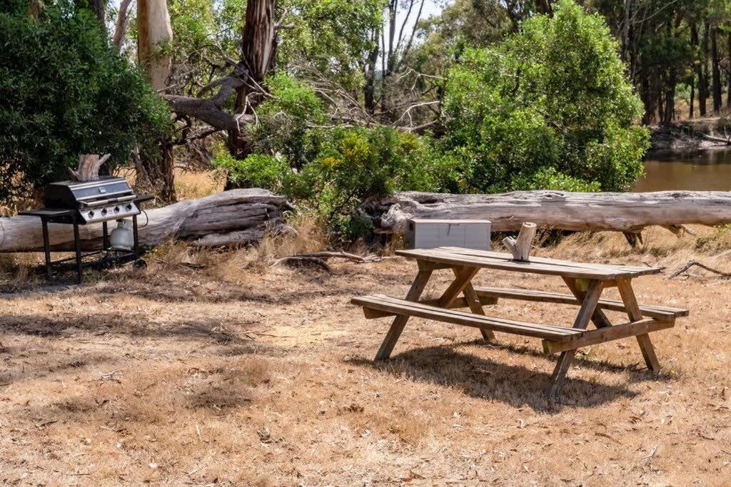 Tiny Divine Farmstay | S Conroy Rd, Bunding VIC 3342, Australia | Phone: 0474 328 277