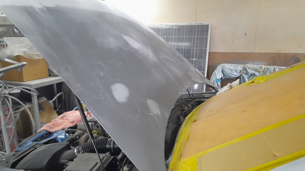 Kanwal Smash Repairs | Factory 15/14-16 Arizona Rd, Charmhaven NSW 2263, Australia | Phone: (02) 4392 2723