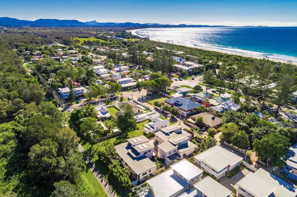 A PERFECT STAY Clique 3 | 3/12 Shirley Ln, Byron Bay NSW 2481, Australia | Phone: 1300 588 277