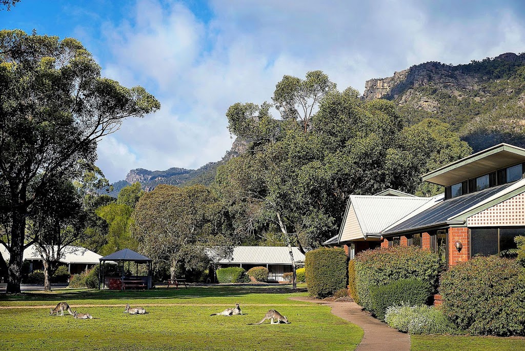 Pinnacle Holiday Lodge | lodging | 21 Heath St, Halls Gap VIC 3381, Australia | 0353564249 OR +61 3 5356 4249