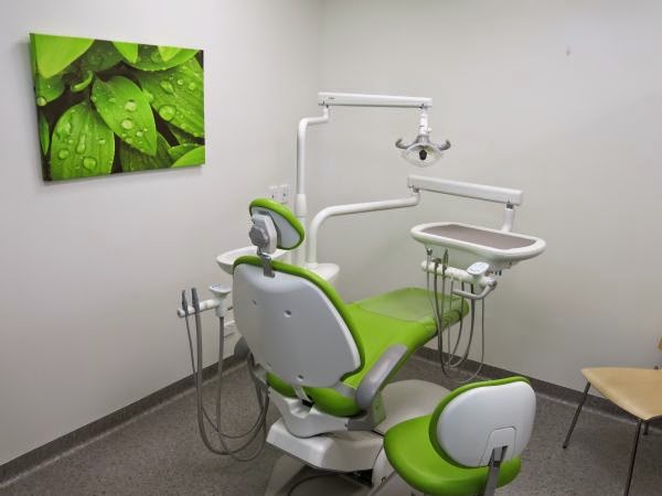 DentalCareXtra Moranbah | dentist | Town Square Ave, Moranbah QLD 4744, Australia | 0742434131 OR +61 7 4243 4131