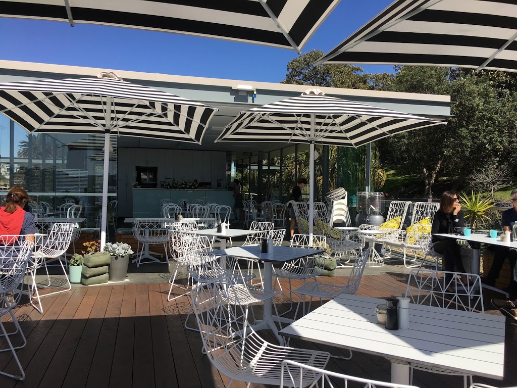 Poolside Cafe | 1C Mrs Macquaries Rd, Sydney NSW 2000, Australia | Phone: (02) 8354 1044