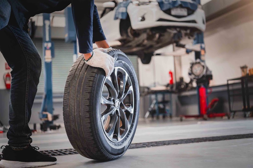 Flat Out Tyres | car repair | 32 Kanandah Pl, Broken Hill NSW 2880, Australia | 0880884481 OR +61 8 8088 4481