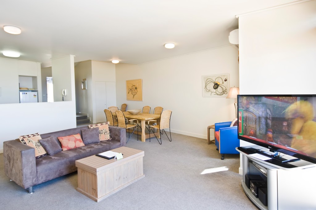 Lornebeach Apartments | lodging | 106 Mountjoy Parade, Lorne VIC 3232, Australia | 0352892180 OR +61 3 5289 2180